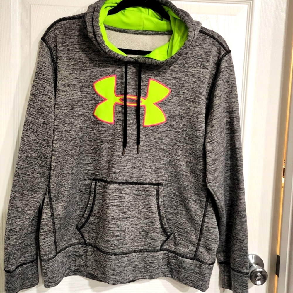 EUC Under Armor hoodie